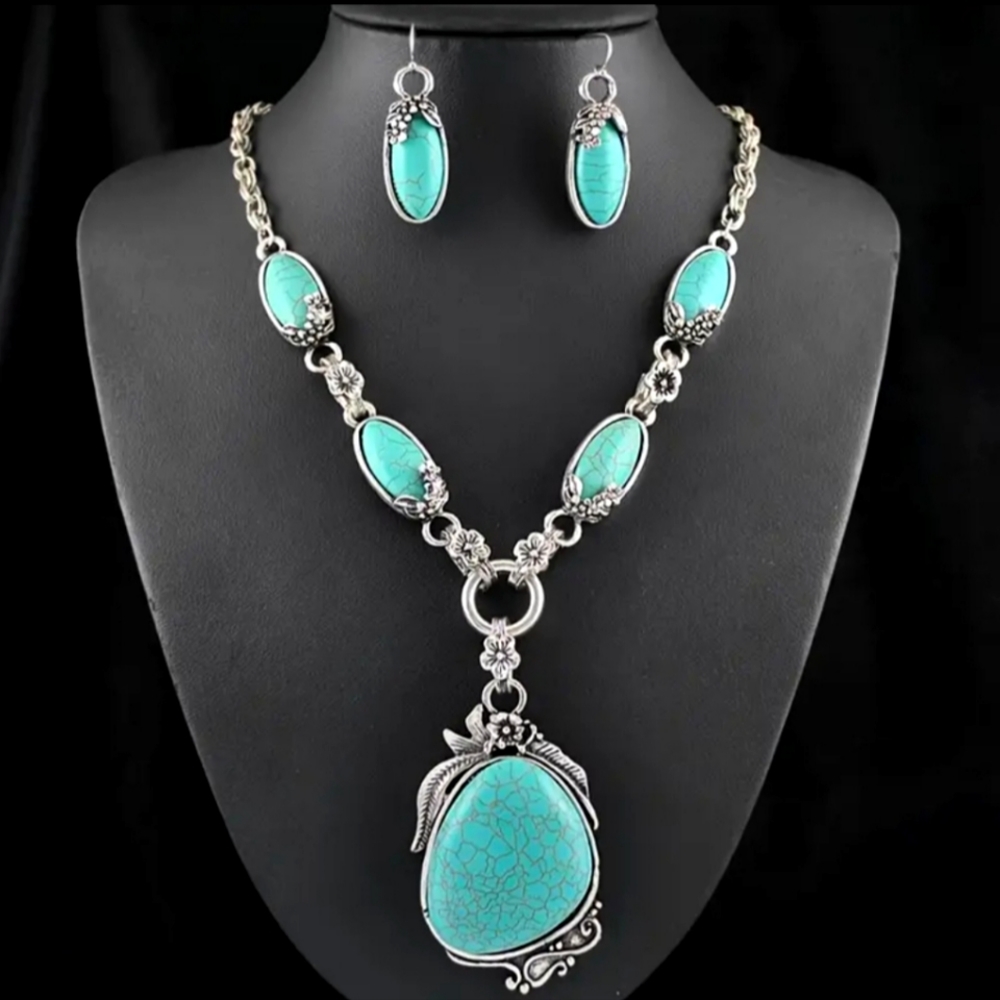 Vintage Style Turquoise Necklace and Earring set